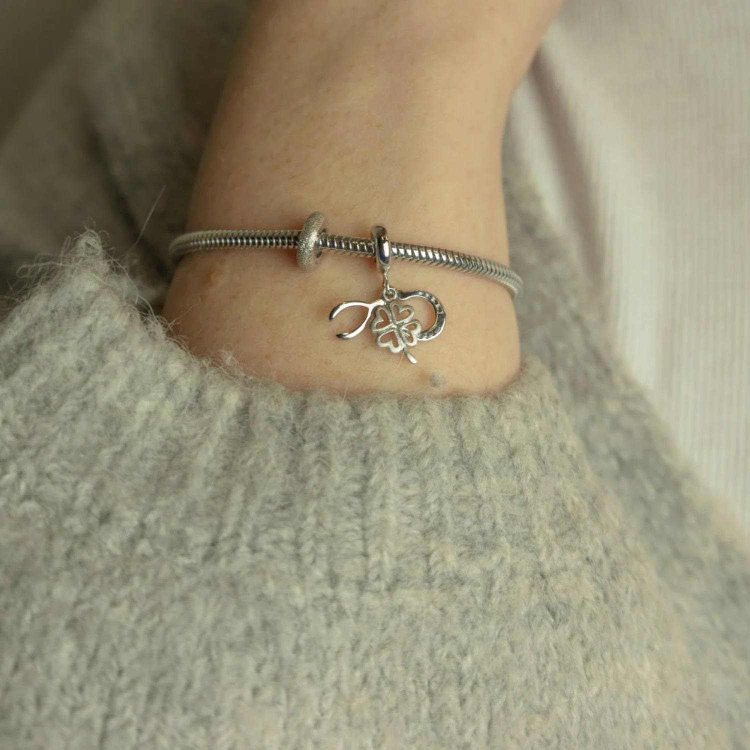 DETAIL255859